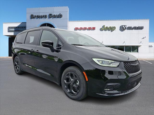 2025 Chrysler Pacifica Hybrid PACIFICA PLUG-IN HYBRID S APPEARANCE