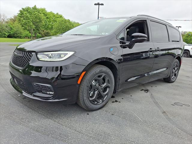 2025 Chrysler Pacifica Hybrid PACIFICA PLUG-IN HYBRID S APPEARANCE