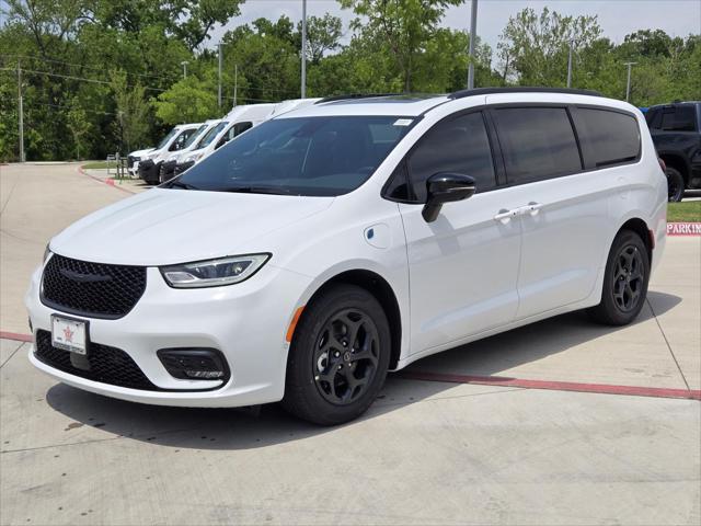 2025 Chrysler Pacifica Hybrid PACIFICA PLUG-IN HYBRID S APPEARANCE