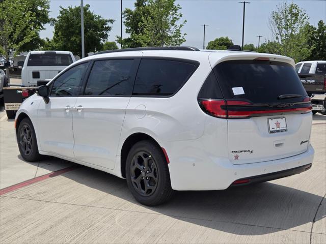 2025 Chrysler Pacifica Hybrid PACIFICA PLUG-IN HYBRID S APPEARANCE