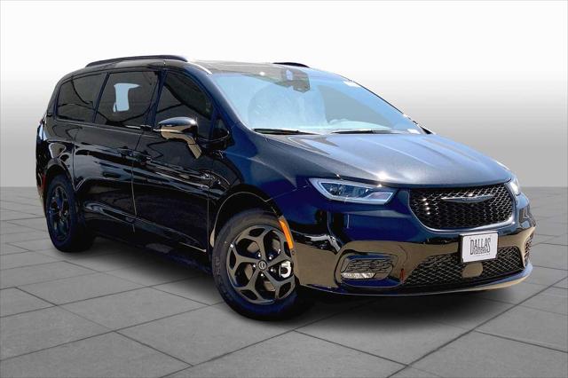 2025 Chrysler Pacifica Hybrid PACIFICA PLUG-IN HYBRID S APPEARANCE