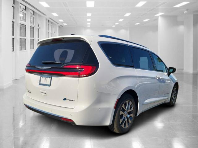 2025 Chrysler Pacifica Hybrid PACIFICA PLUG-IN HYBRID PINNACLE