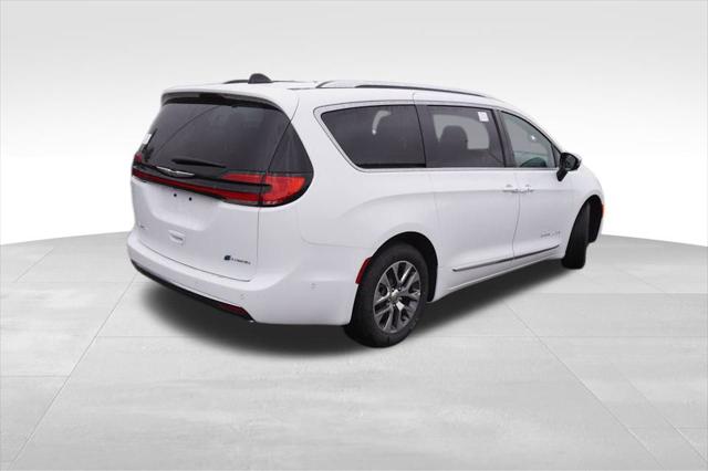 2025 Chrysler Pacifica Hybrid PACIFICA PLUG-IN HYBRID PINNACLE