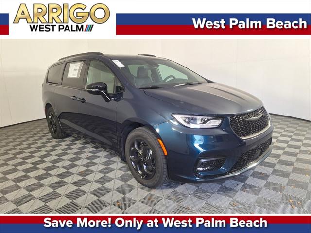 2025 Chrysler Pacifica Hybrid PACIFICA PLUG-IN HYBRID S APPEARANCE