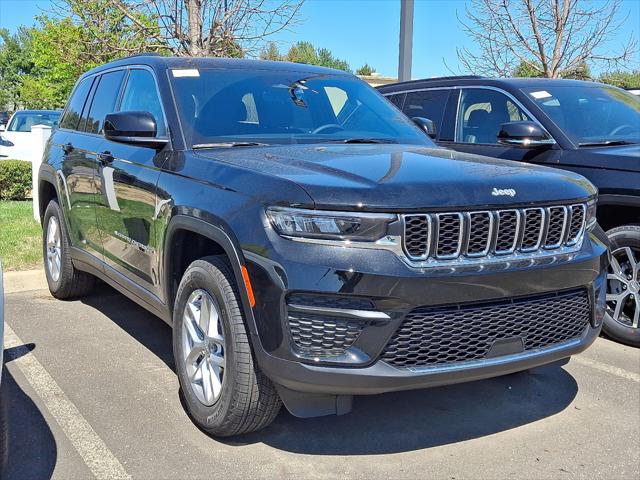 2025 Jeep Grand Cherokee GRAND CHEROKEE LAREDO X 4X4