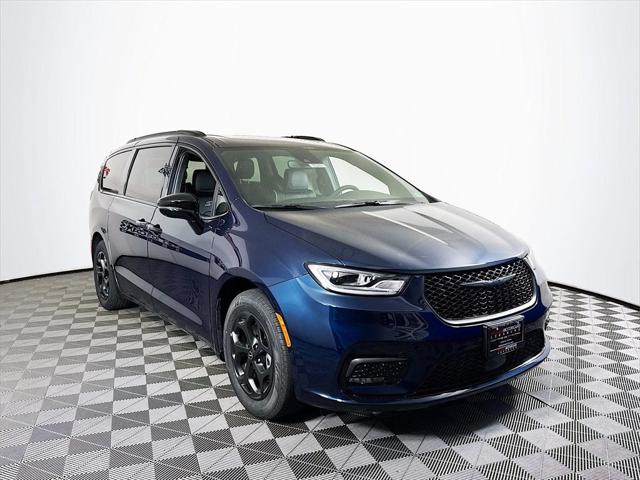 2025 Chrysler Pacifica Hybrid PACIFICA PLUG-IN HYBRID S APPEARANCE