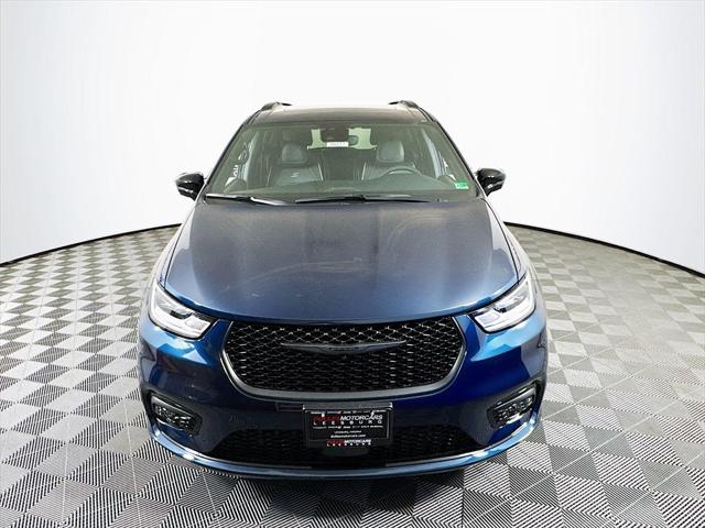 2025 Chrysler Pacifica Hybrid PACIFICA PLUG-IN HYBRID S APPEARANCE