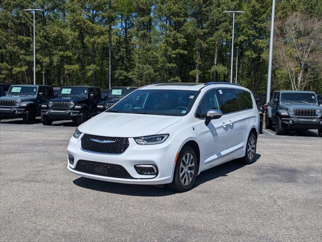 2025 Chrysler Pacifica Hybrid PACIFICA PLUG-IN HYBRID PINNACLE