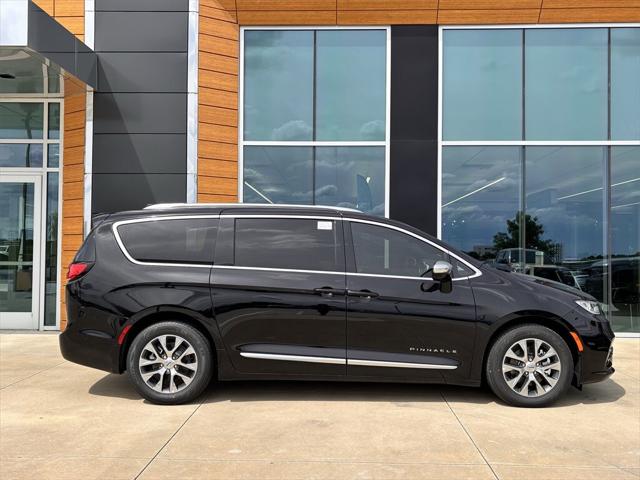 2025 Chrysler Pacifica Hybrid PACIFICA PLUG-IN HYBRID PINNACLE
