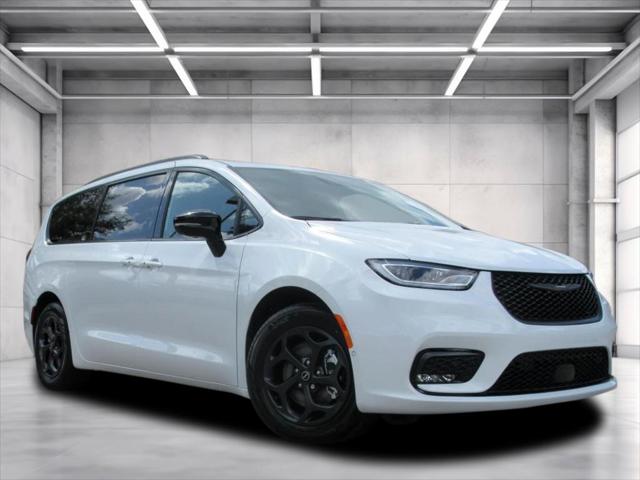 2025 Chrysler Pacifica Hybrid PACIFICA PLUG-IN HYBRID S APPEARANCE