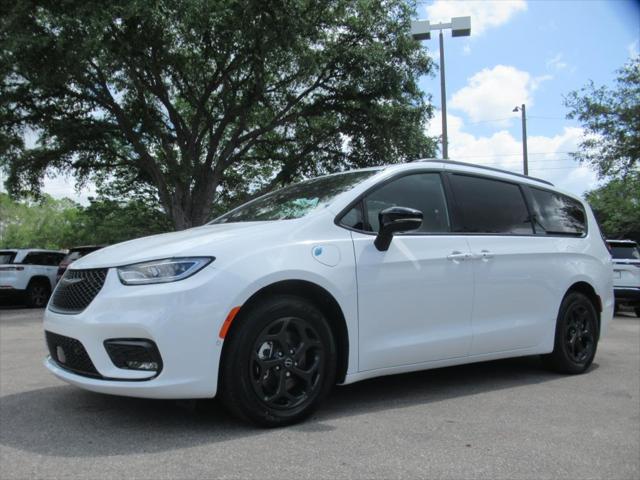 2025 Chrysler Pacifica Hybrid PACIFICA PLUG-IN HYBRID S APPEARANCE