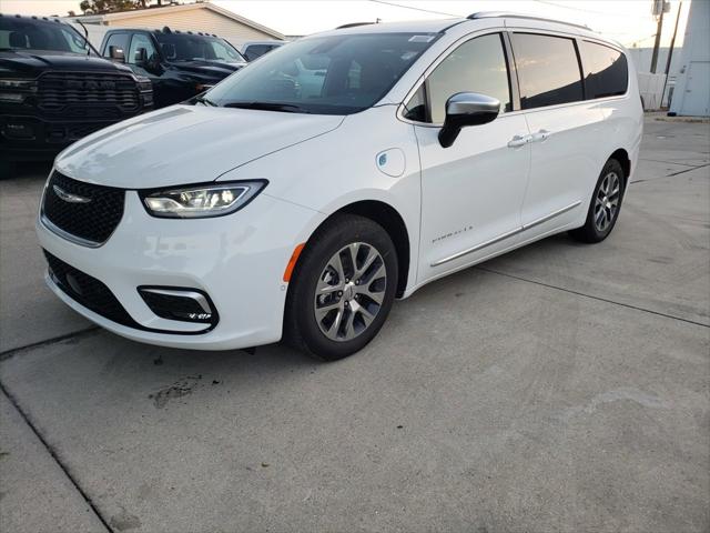 2025 Chrysler Pacifica Hybrid PACIFICA PLUG-IN HYBRID PINNACLE