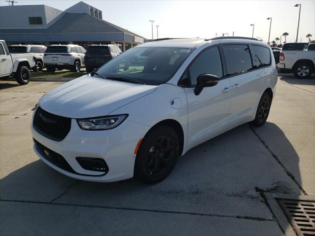 2025 Chrysler Pacifica Hybrid PACIFICA PLUG-IN HYBRID S APPEARANCE