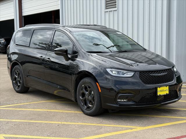 2025 Chrysler Pacifica Hybrid PACIFICA PLUG-IN HYBRID S APPEARANCE
