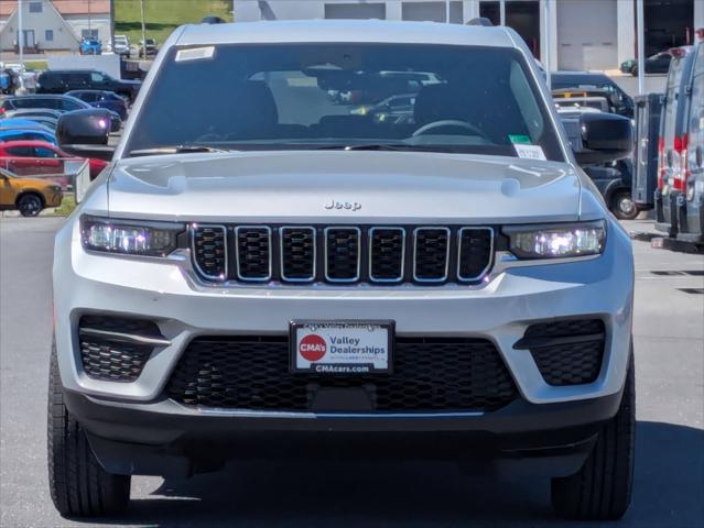 2025 Jeep Grand Cherokee GRAND CHEROKEE LAREDO 4X4