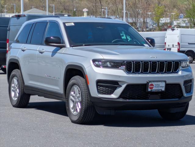 2025 Jeep Grand Cherokee GRAND CHEROKEE LAREDO 4X4