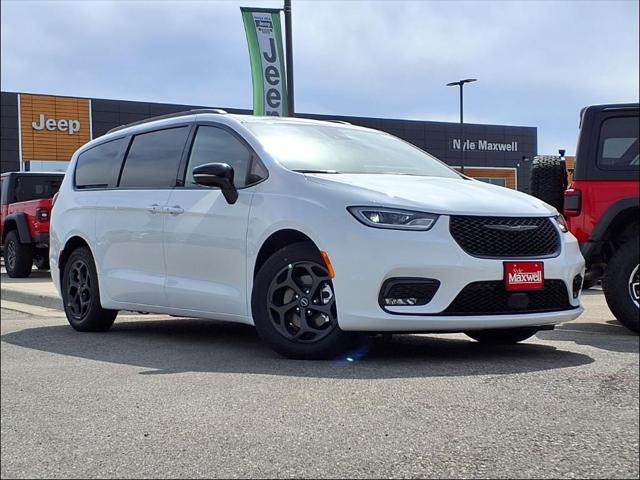 2025 Chrysler Pacifica Hybrid PACIFICA PLUG-IN HYBRID S APPEARANCE