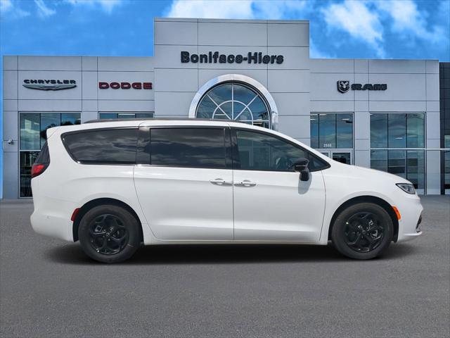 2025 Chrysler Pacifica Hybrid PACIFICA PLUG-IN HYBRID S APPEARANCE