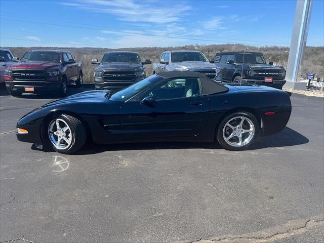 2004 Chevrolet Corvette 2dr Convertible 2004 Chevrolet Corvette 2dr Convertible