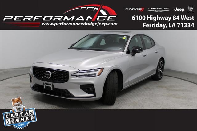 2024 Volvo S60 B5 Ultimate Dark Theme