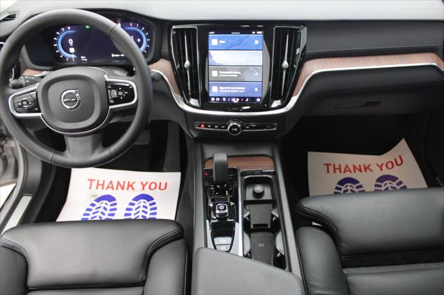 2024 Volvo S60 B5 Ultimate Dark Theme