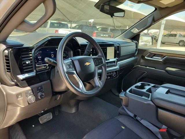 2022 Chevrolet Silverado 1500 4WD Crew Cab Standard Bed LT