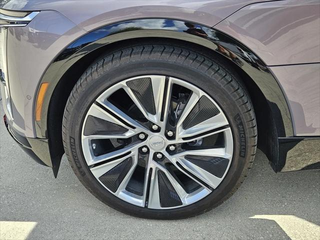 2025 Cadillac iQ Luxury 3 RWD