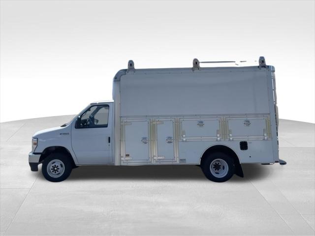 2026 Ford E-350 Cutaway Base