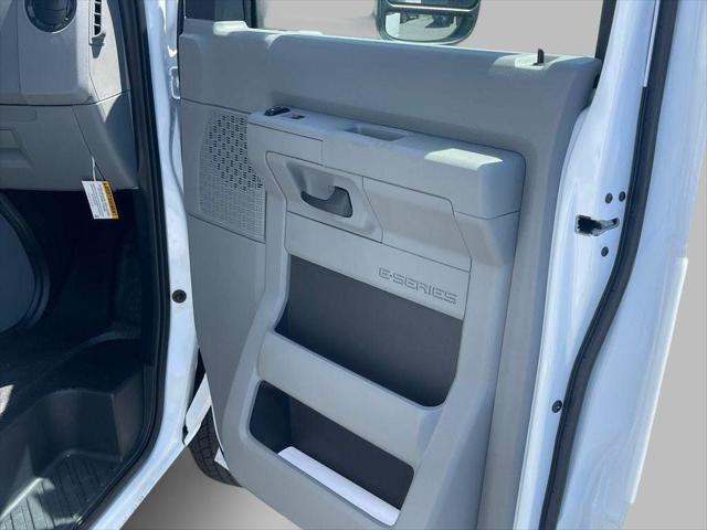 2026 Ford E-350 Cutaway Base