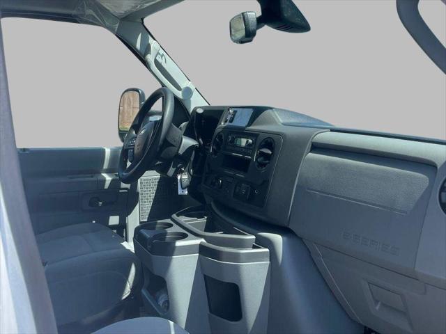 2026 Ford E-350 Cutaway Base