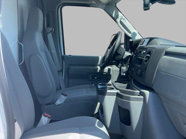 2026 Ford E-350 Cutaway Base