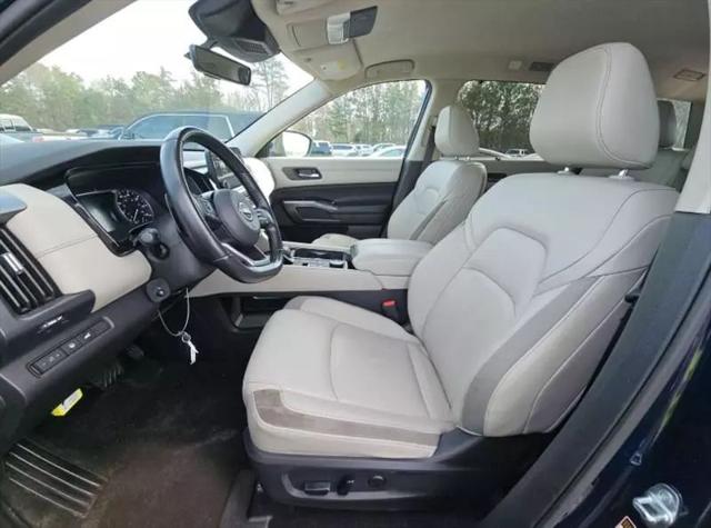 2023 Nissan Pathfinder SL 4WD