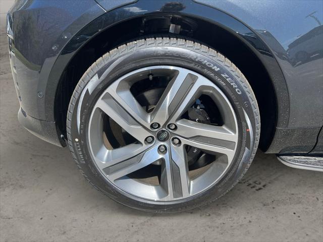 2025 Land Rover Discovery P360 Metropolitan Edition