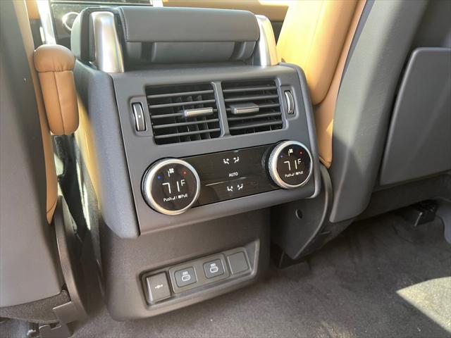 2025 Land Rover Discovery P360 Metropolitan Edition
