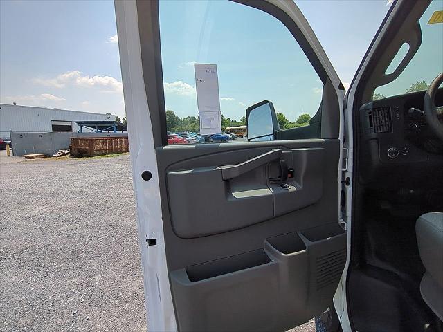 2025 Chevrolet Express Cutaway Work Van