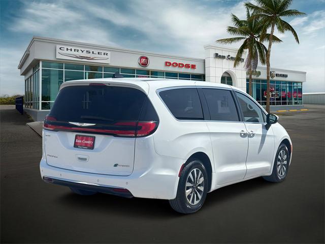 2023 Chrysler Pacifica Hybrid Touring L