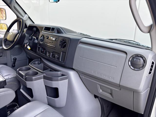 2010 Ford E-350 Super Duty Commercial