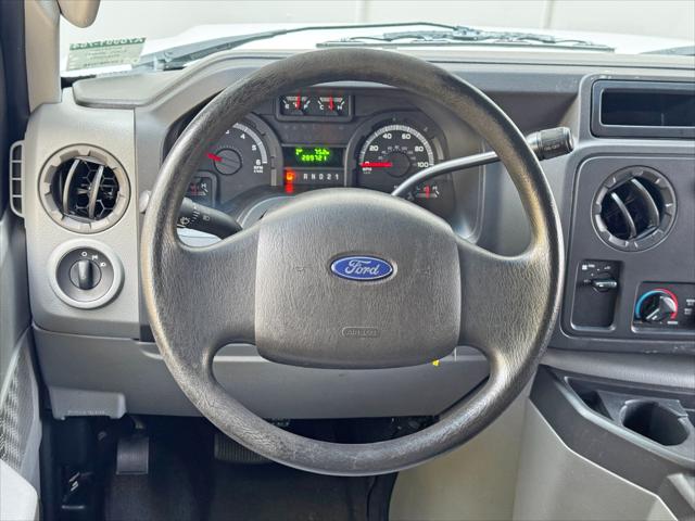 2010 Ford E-350 Super Duty Commercial