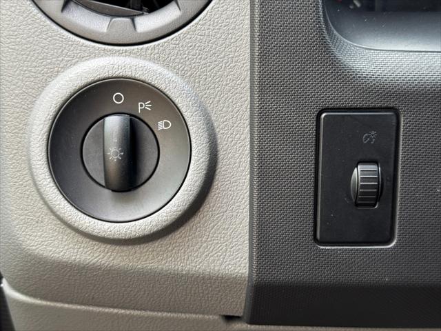 2010 Ford E-350 Super Duty Commercial