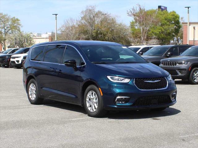 2025 Chrysler Pacifica PACIFICA SELECT