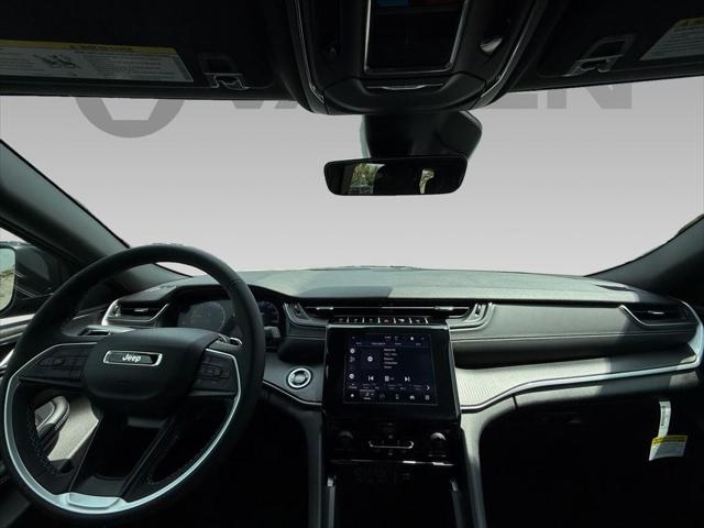 2025 Jeep Grand Cherokee GRAND CHEROKEE L LAREDO 4X2