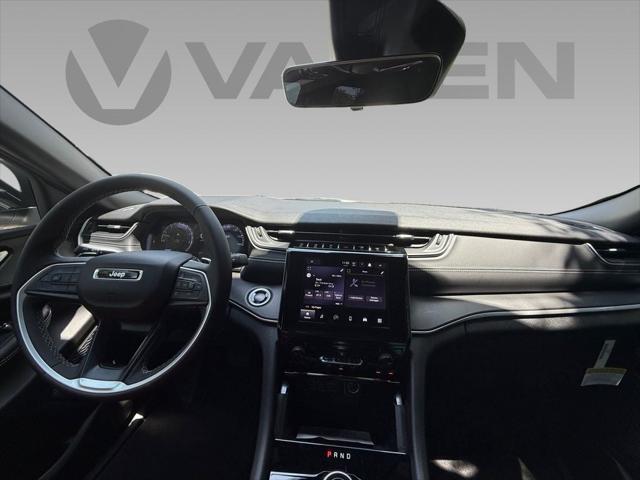 2025 Jeep Grand Cherokee GRAND CHEROKEE L LAREDO 4X2