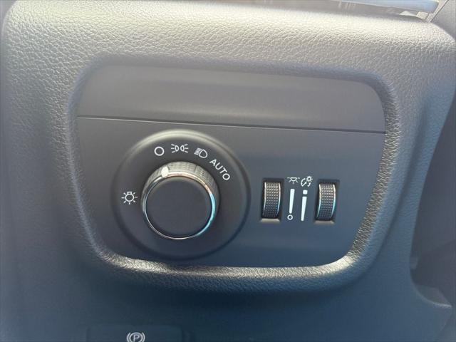 2025 Jeep Grand Cherokee GRAND CHEROKEE L LAREDO 4X2