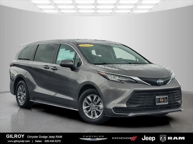 2023 Toyota Sienna LE