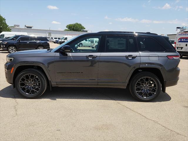 2025 Jeep Grand Cherokee GRAND CHEROKEE SUMMIT 4X4