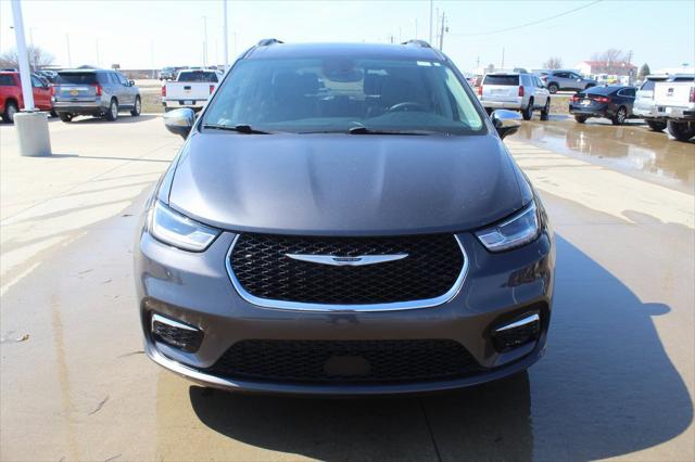 2023 Chrysler Pacifica Limited for sale in Storm Lake, IA
