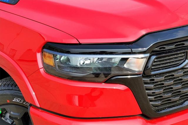 2025 RAM Ram 1500 RAM 1500 LONE STAR CREW CAB 4X4 57 BOX