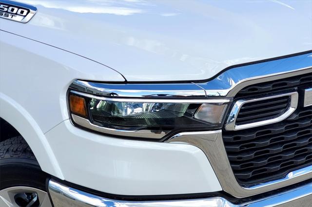 2025 RAM Ram 1500 RAM 1500 LONE STAR QUAD CAB 4X4 64 BOX