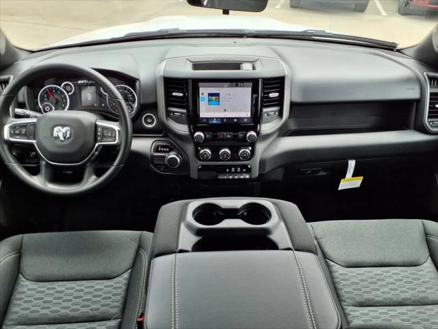 2025 RAM Ram 1500 RAM 1500 TRADESMAN QUAD CAB 4X2 64 BOX