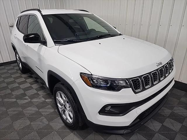 2025 Jeep Compass COMPASS LATITUDE 4X4